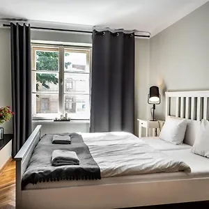 Flamingo Premium Albergue Cracóvia